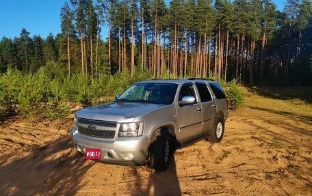 Chevrolet Tahoe III, 2011 год, 2 300 000 рублей, 1 фотография