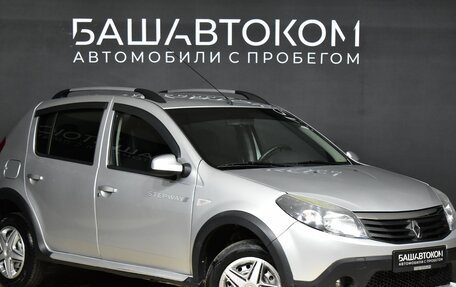 Renault Sandero I, 2013 год, 780 000 рублей, 2 фотография