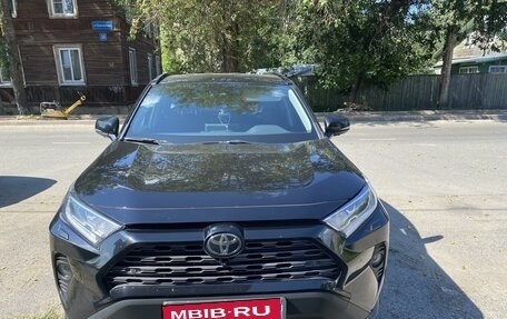 Toyota RAV4, 2021 год, 4 200 000 рублей, 1 фотография