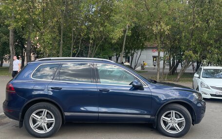 Volkswagen Touareg III, 2011 год, 2 400 000 рублей, 3 фотография