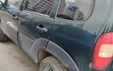 Chevrolet Niva I рестайлинг, 2004 год, 270 000 рублей, 5 фотография