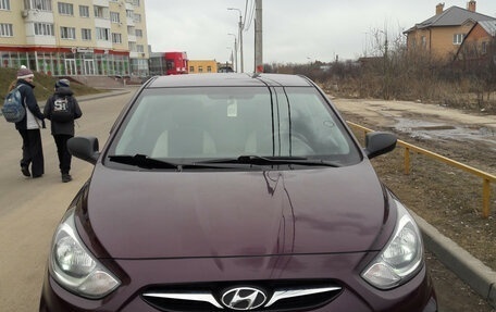 Hyundai Solaris II рестайлинг, 2012 год, 370 000 рублей, 2 фотография