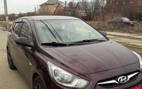 Hyundai Solaris II рестайлинг, 2012 год, 370 000 рублей, 3 фотография