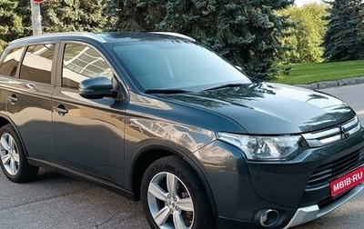 Mitsubishi Outlander III рестайлинг 3, 2014 год, 1 950 000 рублей, 1 фотография