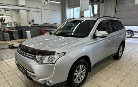 Mitsubishi Outlander III рестайлинг 3, 2013 год, 1 199 000 рублей, 1 фотография