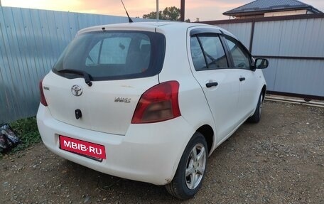 Toyota Yaris III рестайлинг, 2007 год, 450 000 рублей, 3 фотография