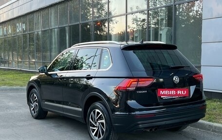 Volkswagen Tiguan II, 2018 год, 2 780 000 рублей, 6 фотография