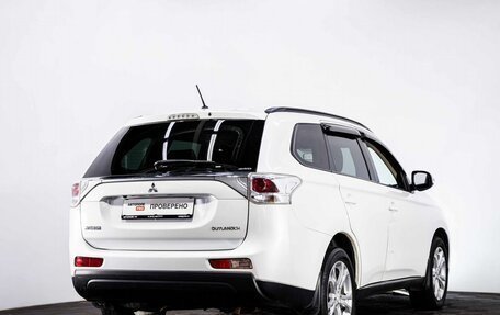 Mitsubishi Outlander III рестайлинг 3, 2013 год, 1 385 000 рублей, 6 фотография