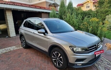 Volkswagen Tiguan II, 2019 год, 3 380 000 рублей, 3 фотография