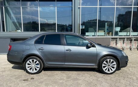 Volkswagen Jetta VI, 2010 год, 650 000 рублей, 2 фотография