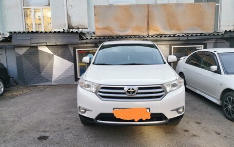 Toyota Highlander III, 2012 год, 3 000 000 рублей, 4 фотография