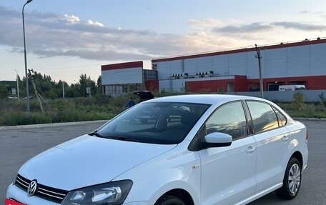 Volkswagen Polo VI (EU Market), 2015 год, 790 000 рублей, 2 фотография