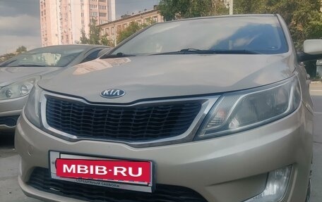 KIA Rio III рестайлинг, 2014 год, 950 000 рублей, 2 фотография