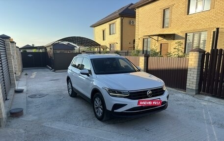 Volkswagen Tiguan II, 2020 год, 3 449 000 рублей, 3 фотография