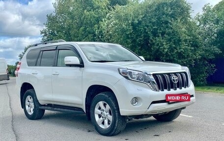 Toyota Land Cruiser Prado 150 рестайлинг 2, 2014 год, 3 500 000 рублей, 2 фотография