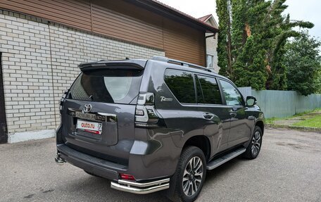 Toyota Land Cruiser Prado 150 рестайлинг 2, 2022 год, 7 200 000 рублей, 3 фотография