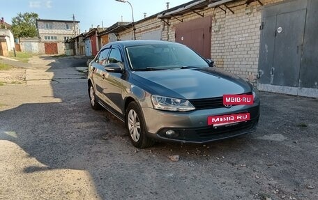 Volkswagen Jetta VI, 2011 год, 970 000 рублей, 6 фотография