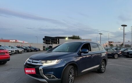 Mitsubishi Outlander III рестайлинг 3, 2015 год, 1 700 000 рублей, 3 фотография