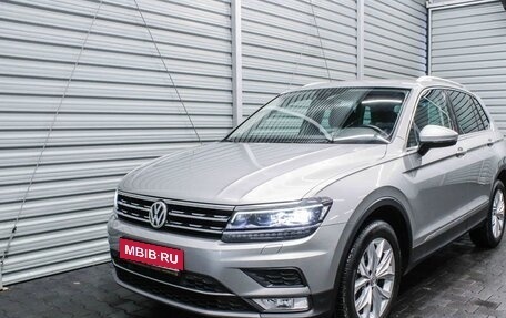 Volkswagen Tiguan II, 2016 год, 1 700 000 рублей, 3 фотография