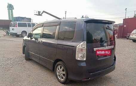 Toyota Voxy II, 2009 год, 1 380 000 рублей, 4 фотография