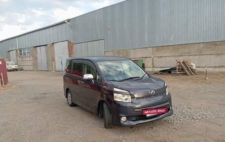 Toyota Voxy II, 2009 год, 1 380 000 рублей, 2 фотография