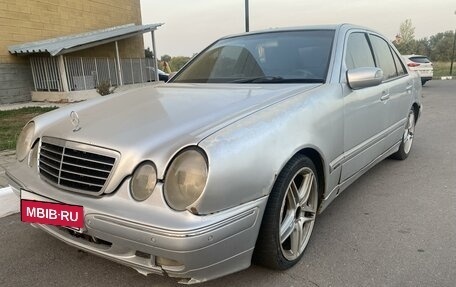 Mercedes-Benz E-Класс, 2002 год, 245 000 рублей, 2 фотография