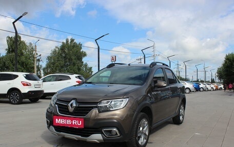 Renault Logan II, 2018 год, 1 355 000 рублей, 3 фотография