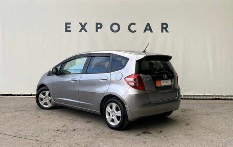 Honda Fit III, 2010 год, 835 000 рублей, 3 фотография