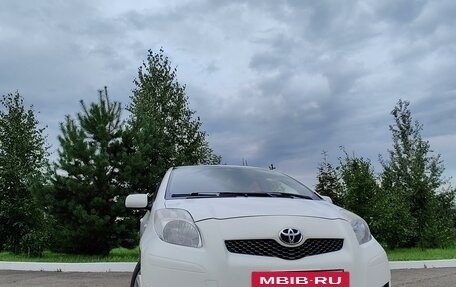 Toyota Yaris III рестайлинг, 2009 год, 775 000 рублей, 11 фотография