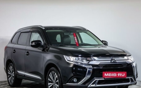 Mitsubishi Outlander III рестайлинг 3, 2020 год, 2 849 000 рублей, 3 фотография