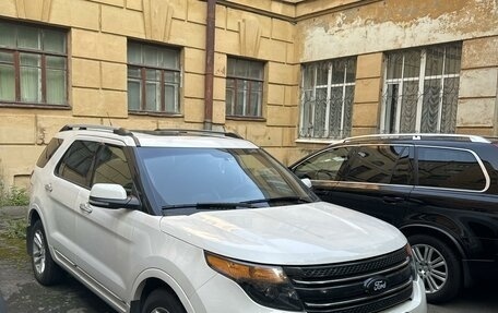 Ford Explorer VI, 2012 год, 1 850 000 рублей, 2 фотография