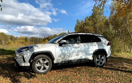 Toyota RAV4, 2020 год, 3 500 000 рублей, 2 фотография