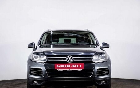 Volkswagen Touareg III, 2010 год, 1 640 000 рублей, 2 фотография