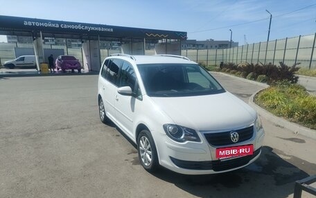 Volkswagen Touran III, 2009 год, 720 000 рублей, 2 фотография