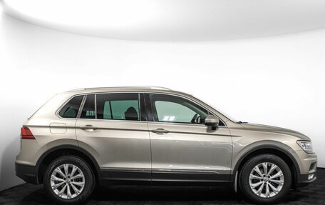 Volkswagen Tiguan II, 2017 год, 2 500 000 рублей, 4 фотография