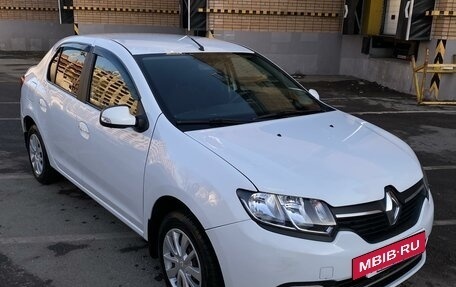 Renault Logan II, 2016 год, 700 000 рублей, 4 фотография