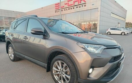 Toyota RAV4, 2018 год, 2 600 000 рублей, 3 фотография