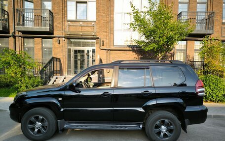 Toyota Land Cruiser Prado 120 рестайлинг, 2008 год, 2 600 000 рублей, 2 фотография