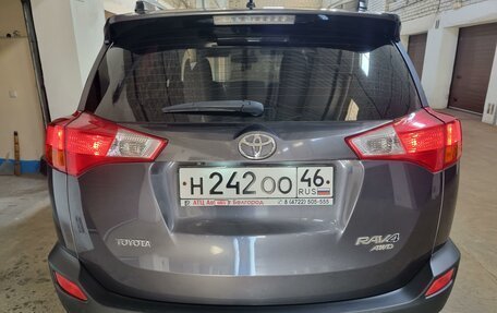 Toyota RAV4, 2015 год, 2 220 000 рублей, 2 фотография