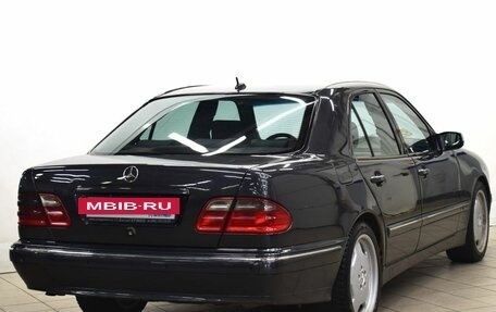 Mercedes-Benz E-Класс, 2001 год, 520 000 рублей, 4 фотография