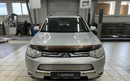 Mitsubishi Outlander III рестайлинг 3, 2013 год, 1 199 000 рублей, 2 фотография