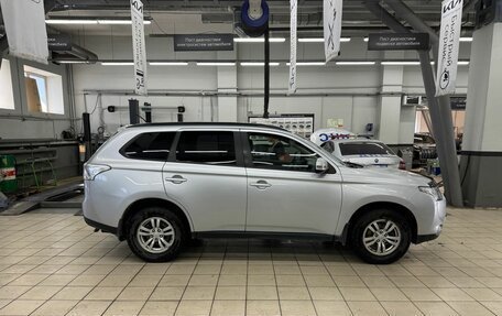 Mitsubishi Outlander III рестайлинг 3, 2013 год, 1 199 000 рублей, 4 фотография