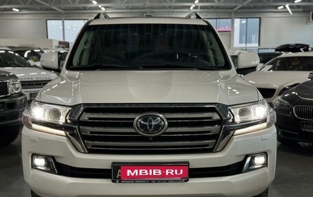 Toyota Land Cruiser 200, 2018 год, 7 499 000 рублей, 2 фотография