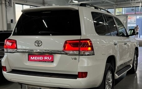 Toyota Land Cruiser 200, 2018 год, 7 499 000 рублей, 6 фотография