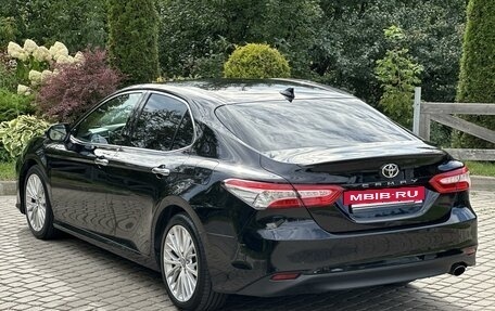 Toyota Camry, 2018 год, 3 150 000 рублей, 4 фотография