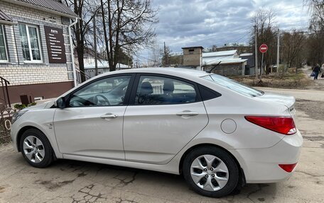 Hyundai Solaris II рестайлинг, 2015 год, 1 349 000 рублей, 3 фотография