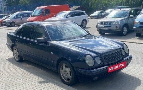 Mercedes-Benz E-Класс, 1997 год, 270 000 рублей, 4 фотография