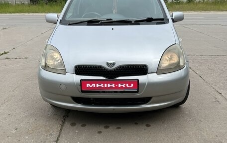 Toyota Vitz, 2001 год, 600 000 рублей, 1 фотография