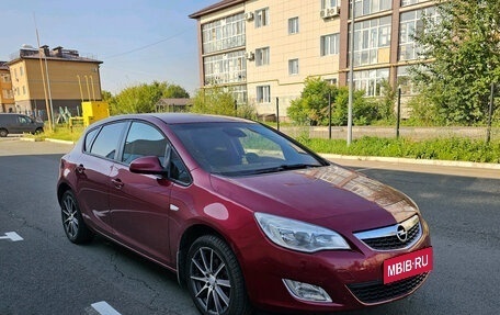 Opel Astra J, 2011 год, 799 000 рублей, 1 фотография