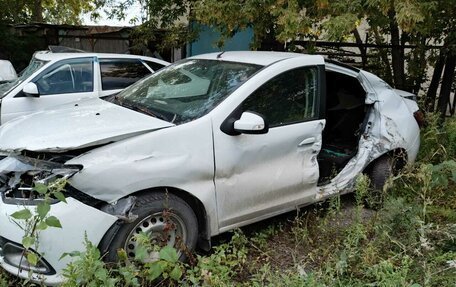 Renault Logan II, 2014 год, 300 000 рублей, 6 фотография